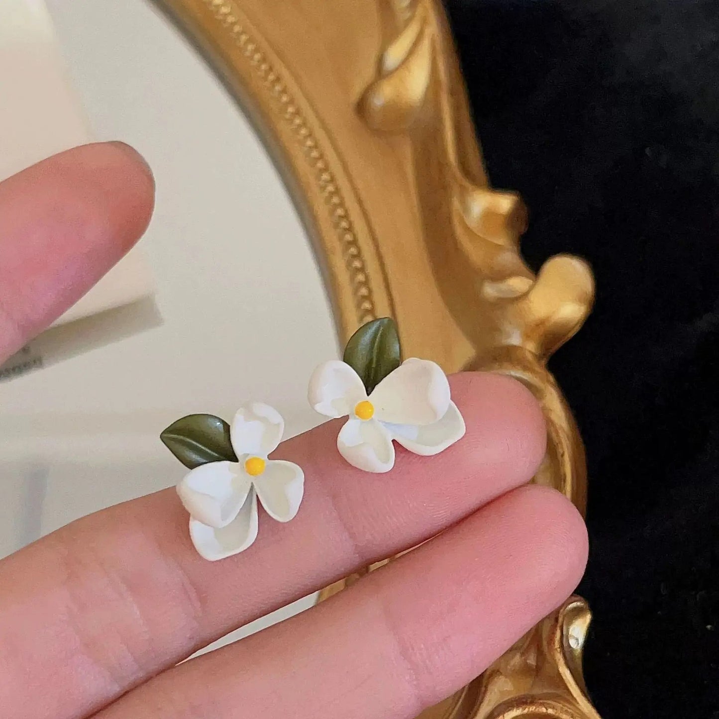 Sweet Green Jasmine Floral Tulip Dangle Earrings for Women Cute Pearl